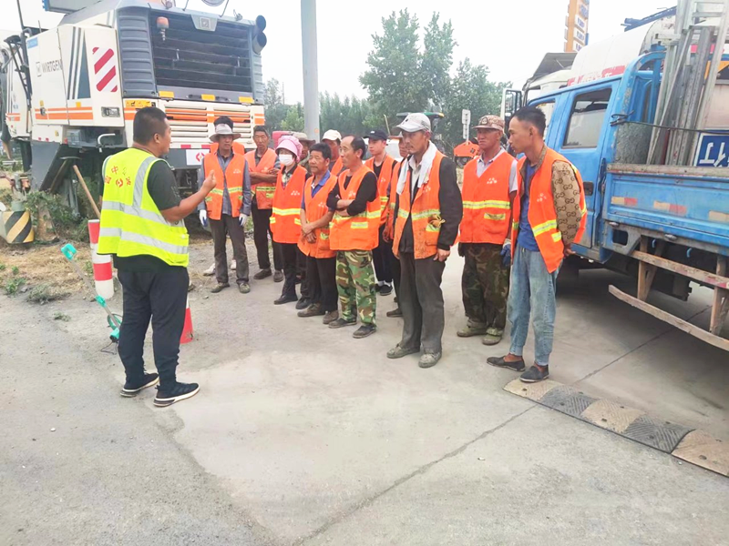 機施化施工公司路面小修工作動態