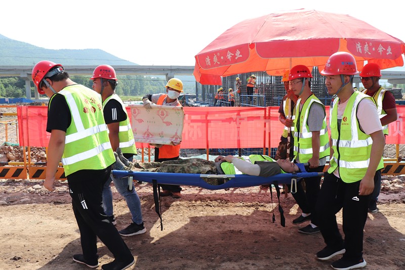 25、中暑人員送往醫院搶救,演練活動結束_副本 25、中暑人員送往醫院搶救,演練活動結束_副本