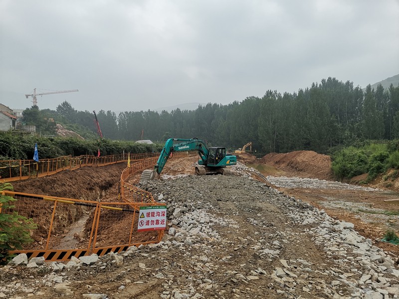 第四區域項目部魯山南互通8月份工作動態