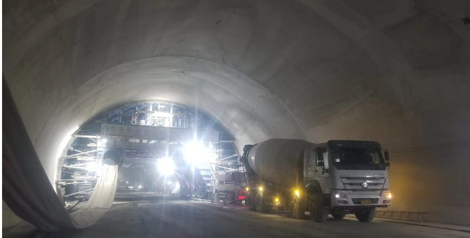 虎山隧道左洞澆筑二襯混凝土0 虎山隧道左洞澆筑二襯混凝土0