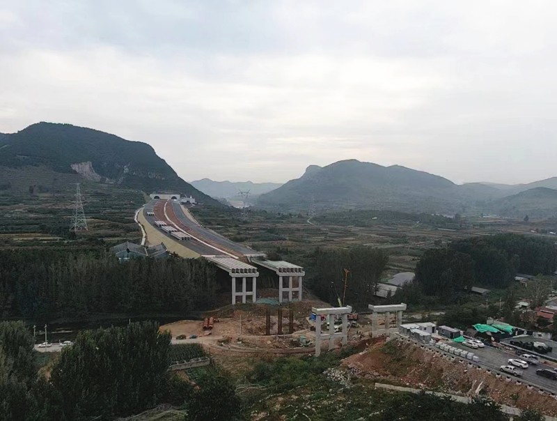 臨臨高速六標橋梁樁基全部完成