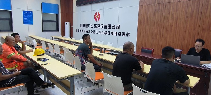 臨臨高速六標沂河大橋進入伸縮縫施工階段