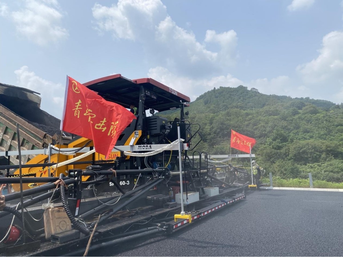 機械化施工公司青年突擊隊奮戰臨臨項目