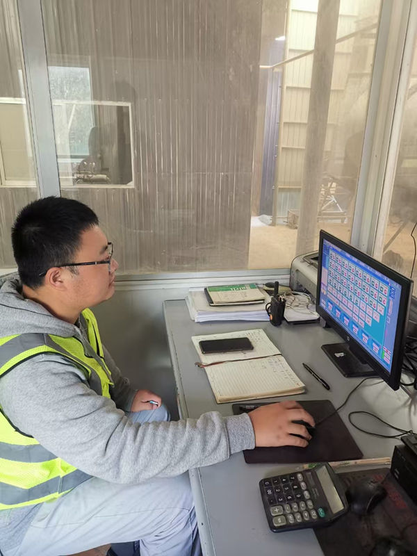 堅守，中秋節我在崗 