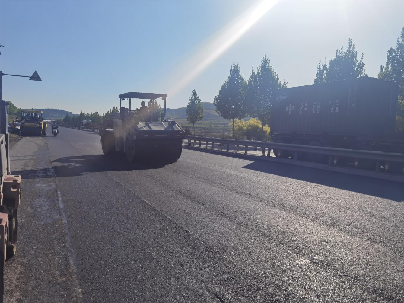 【一提三保】S102大中修養護工程全線攤鋪完成