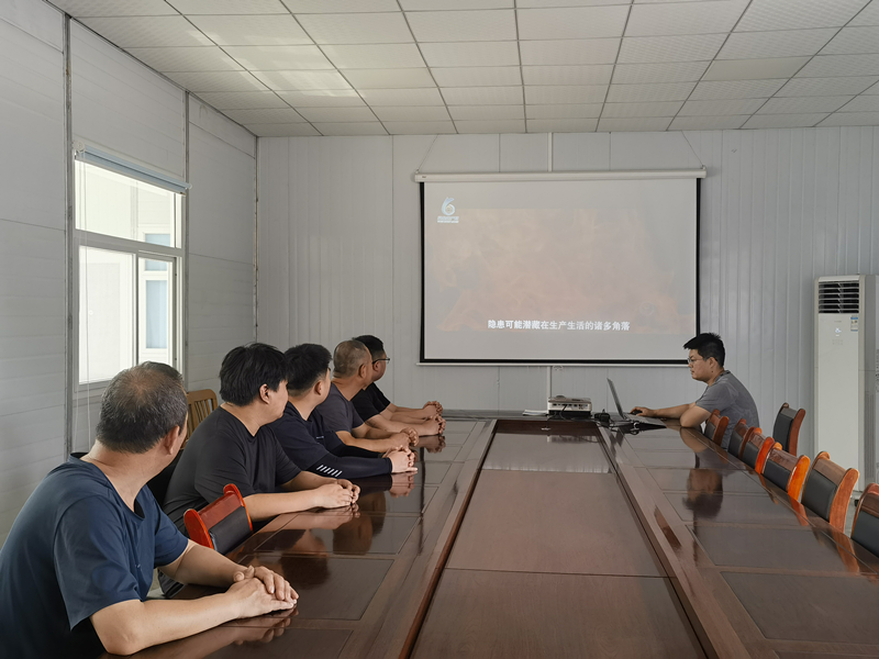 高青拌合站召開安全生產月活動動員會