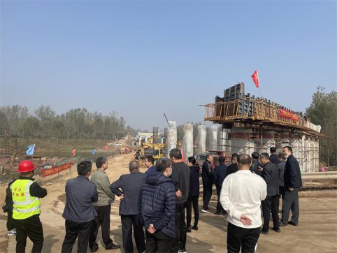 G205山深線郯城繞城段改建工程臨時黨支部開展業務結對活動