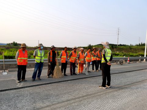 G205中修工程略影——第三工程公司施工公司工程動態