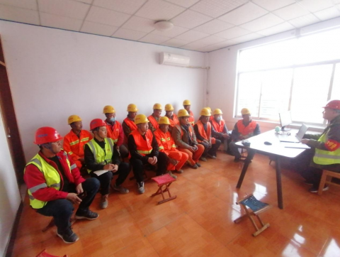 臨臨六標項目部開展新入場工人安全培訓