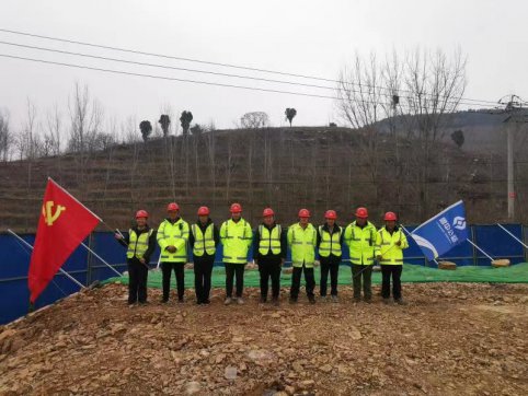 黨旗凝聚 匯集青春正能量